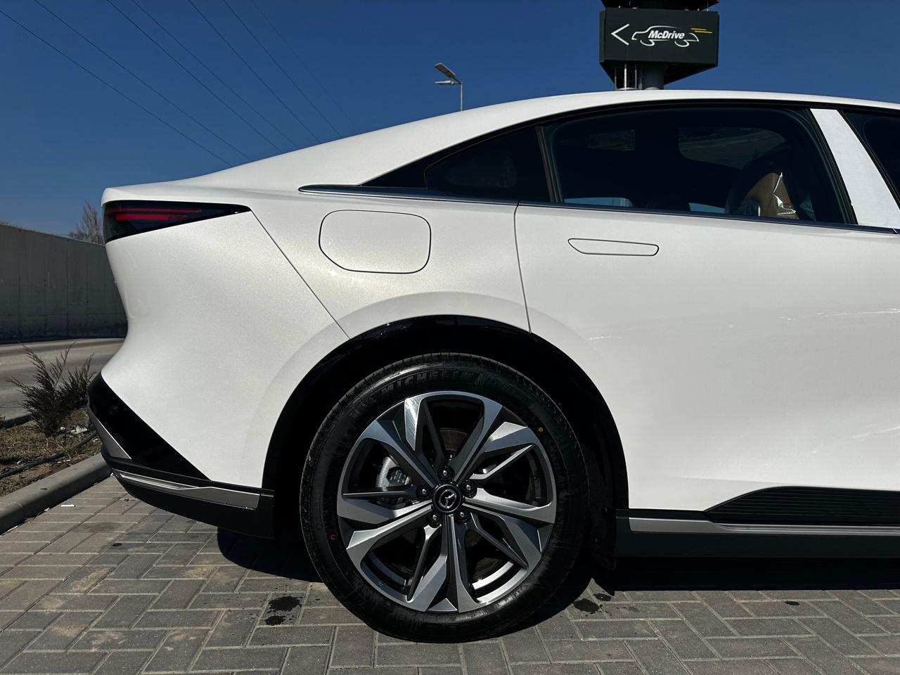Mazda EZ-6 foto 2