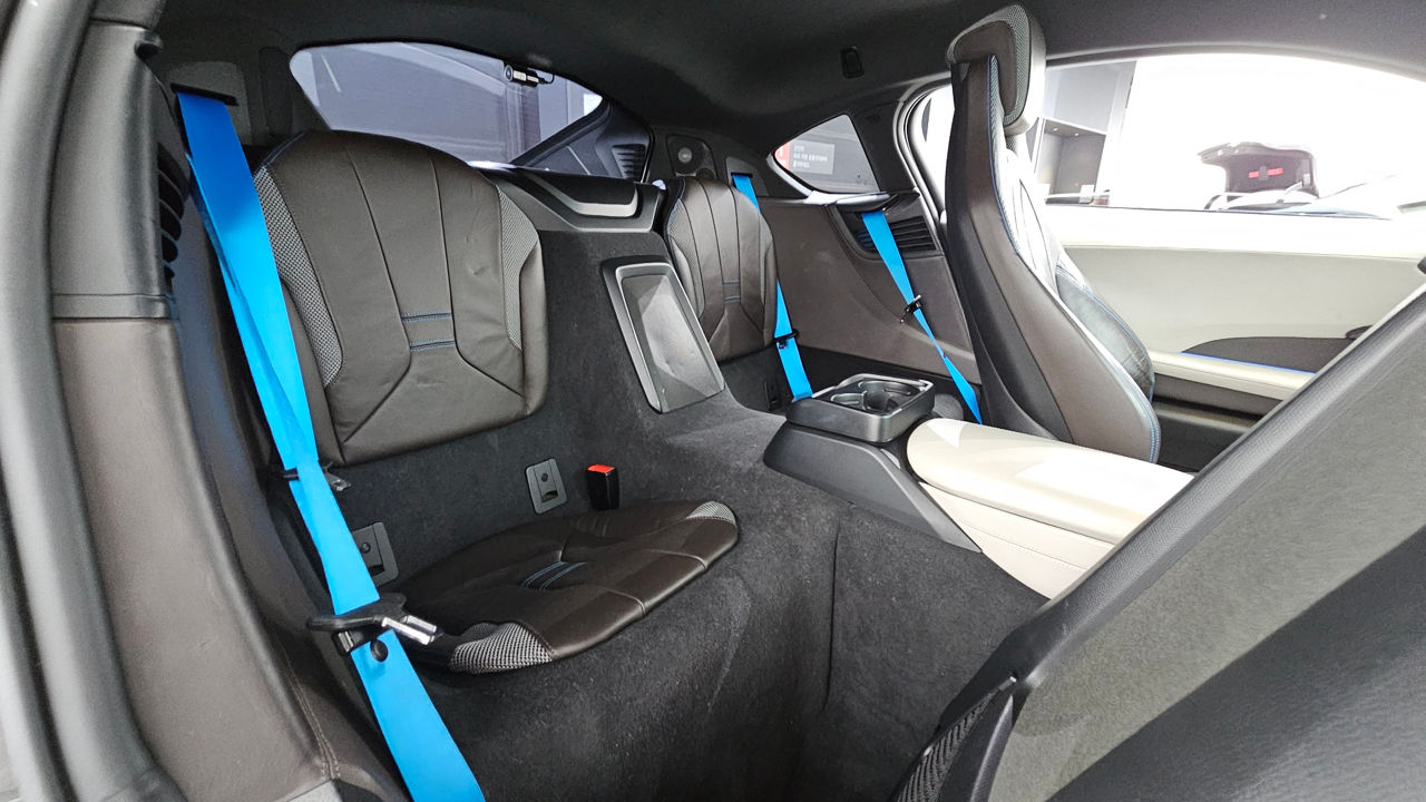 BMW i8 фото 15