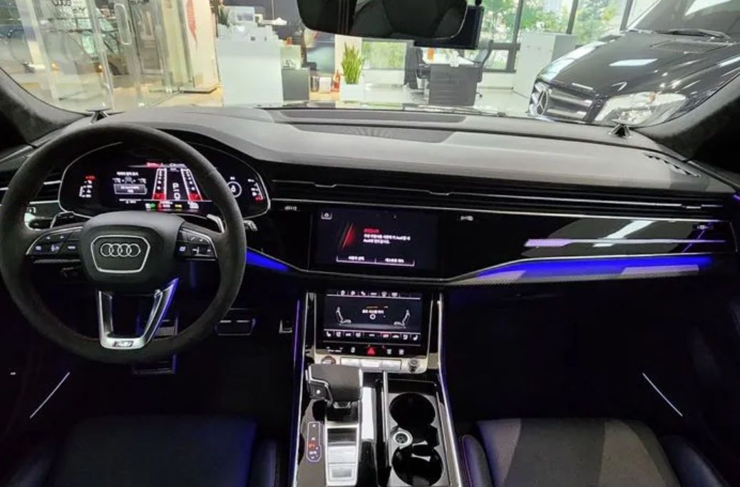 Audi Q8 фото 4