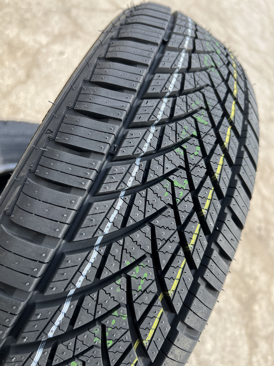 165/65 R15 Tracmax Allseason Trac saver/ Доставка, livrare toata Moldova foto 3