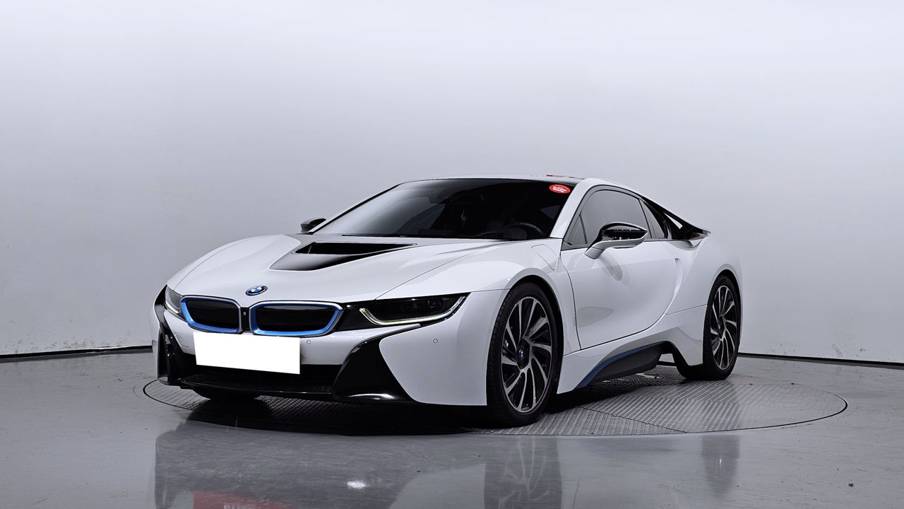 BMW i8 фото 0