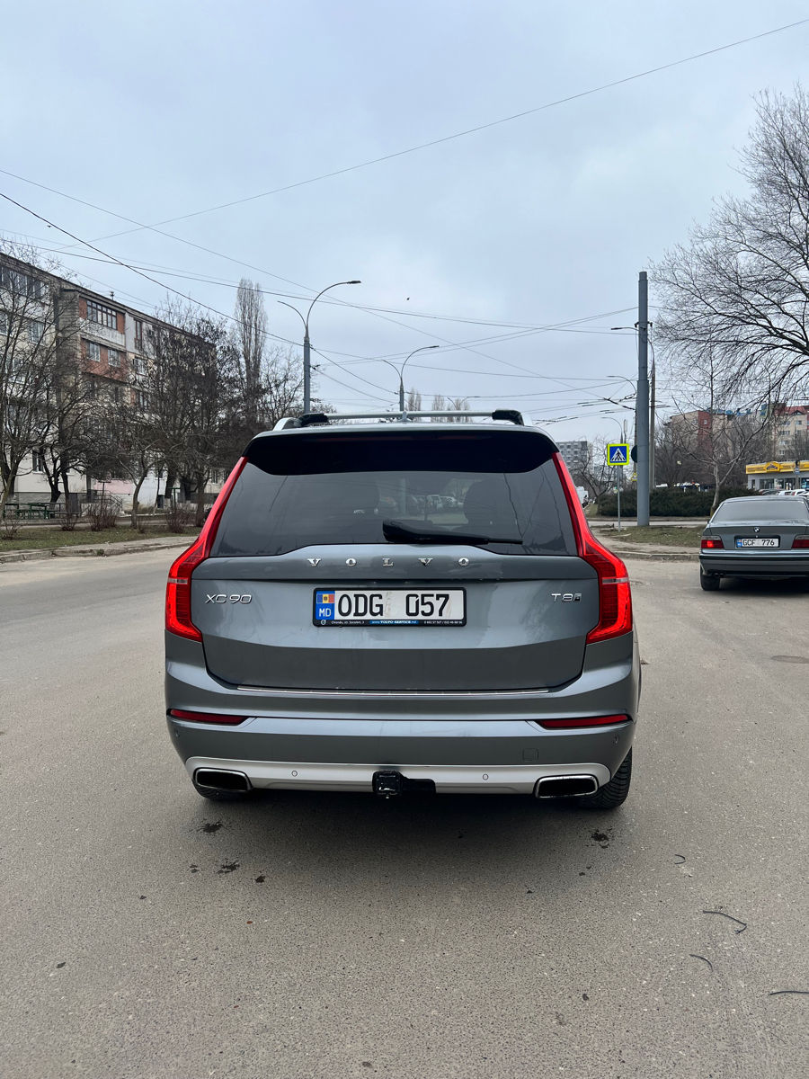 Volvo XC90 foto 1