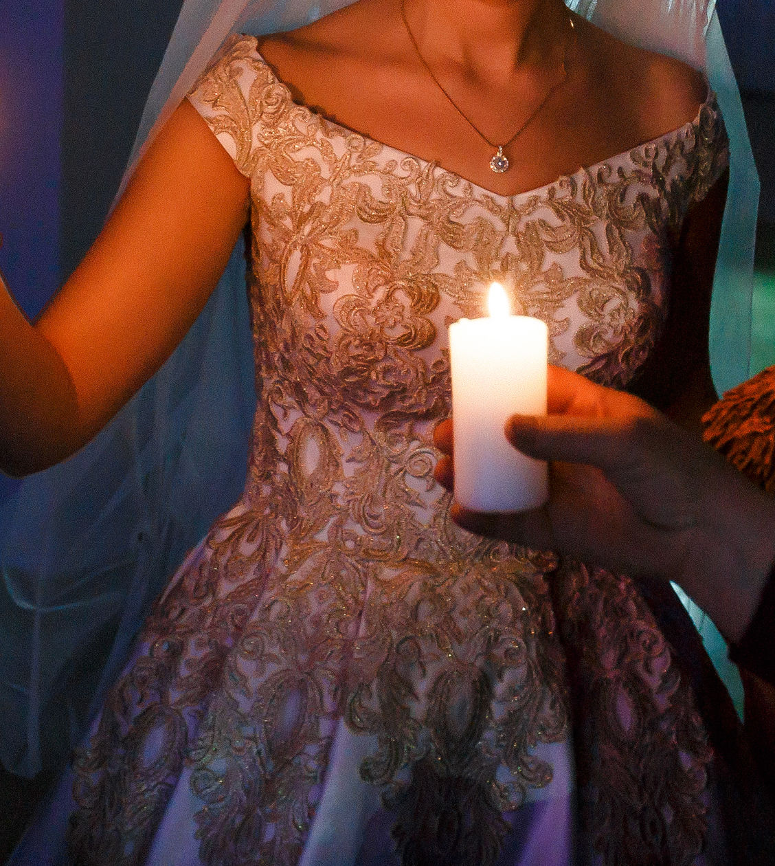 Сжечь свадебное платье