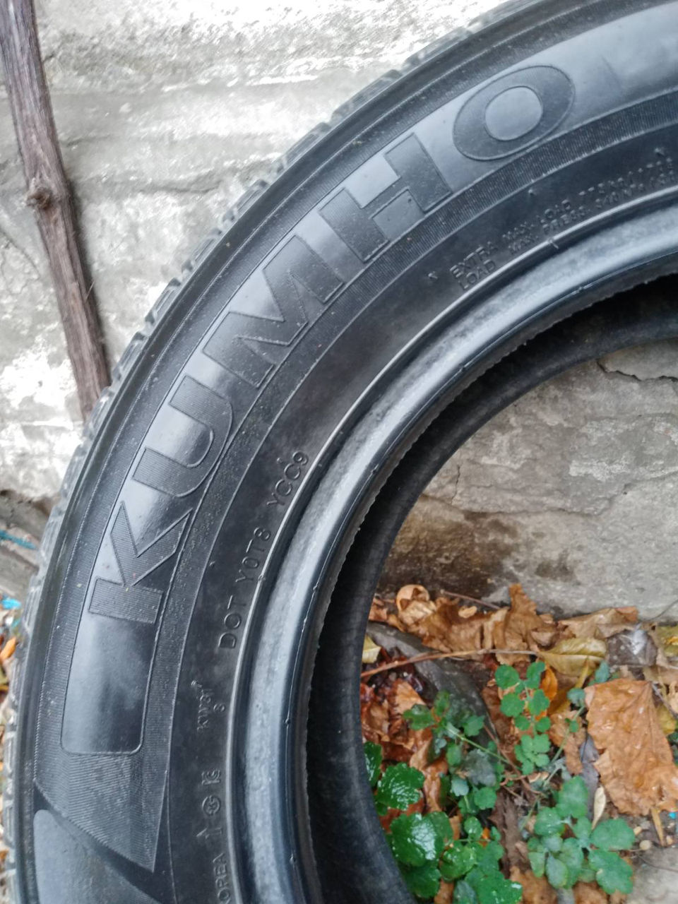 Продам шины б/у, 215, 60 R16 kumxo, зимняя. Состояние хорошее. Цена ...