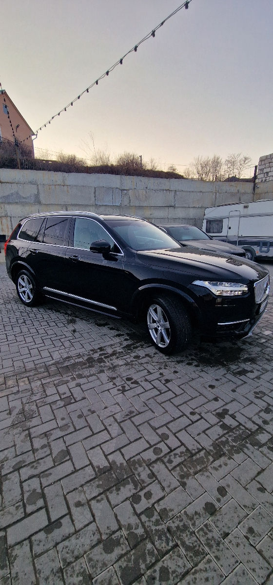 Volvo XC90 foto 1