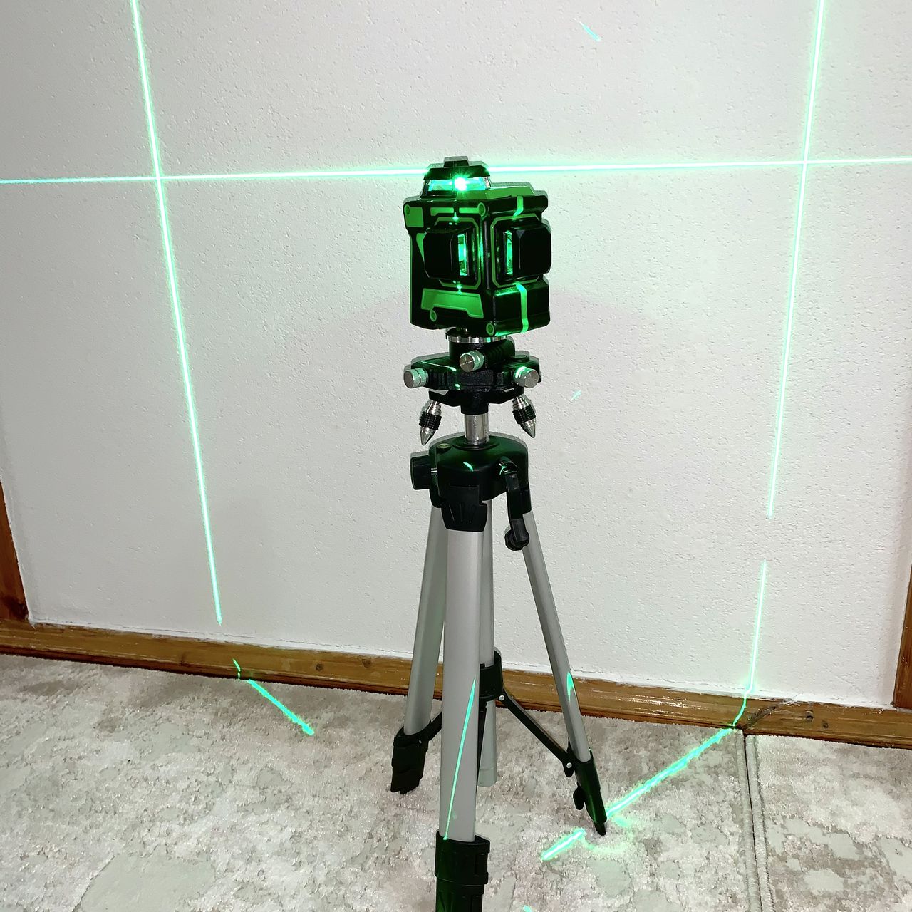 Laser hilda 3d 12 linii + ștativ 1.5m cadou + livrare gratis