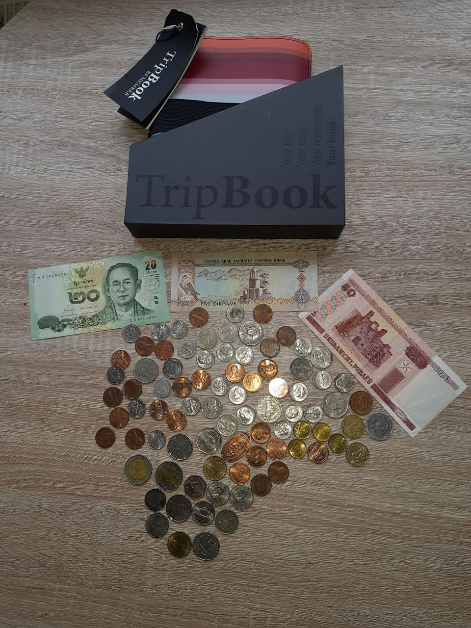 альбом для нумизматов+хорошая колкция со всего мира уже которых нет
