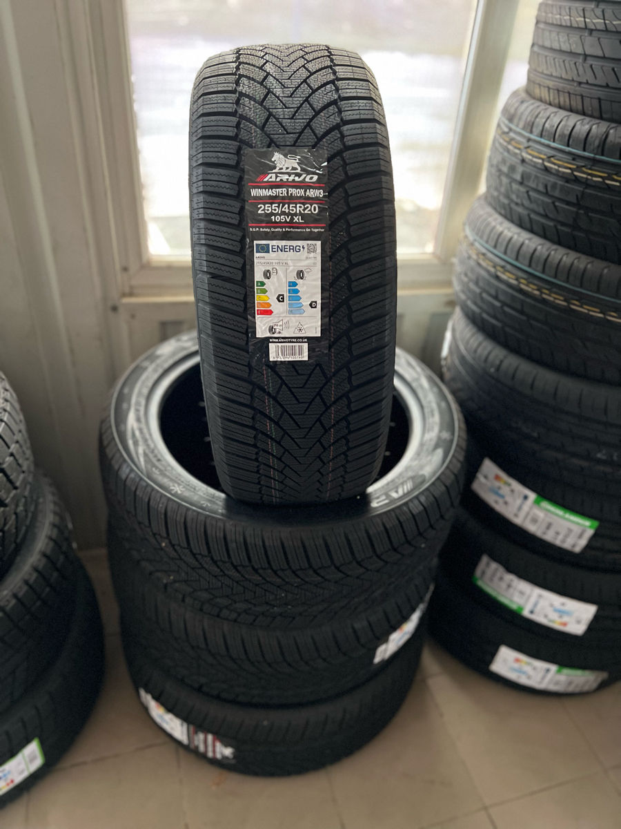 255/45 R 20 Arivo