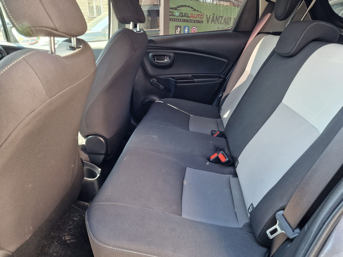 Toyota Yaris foto 9