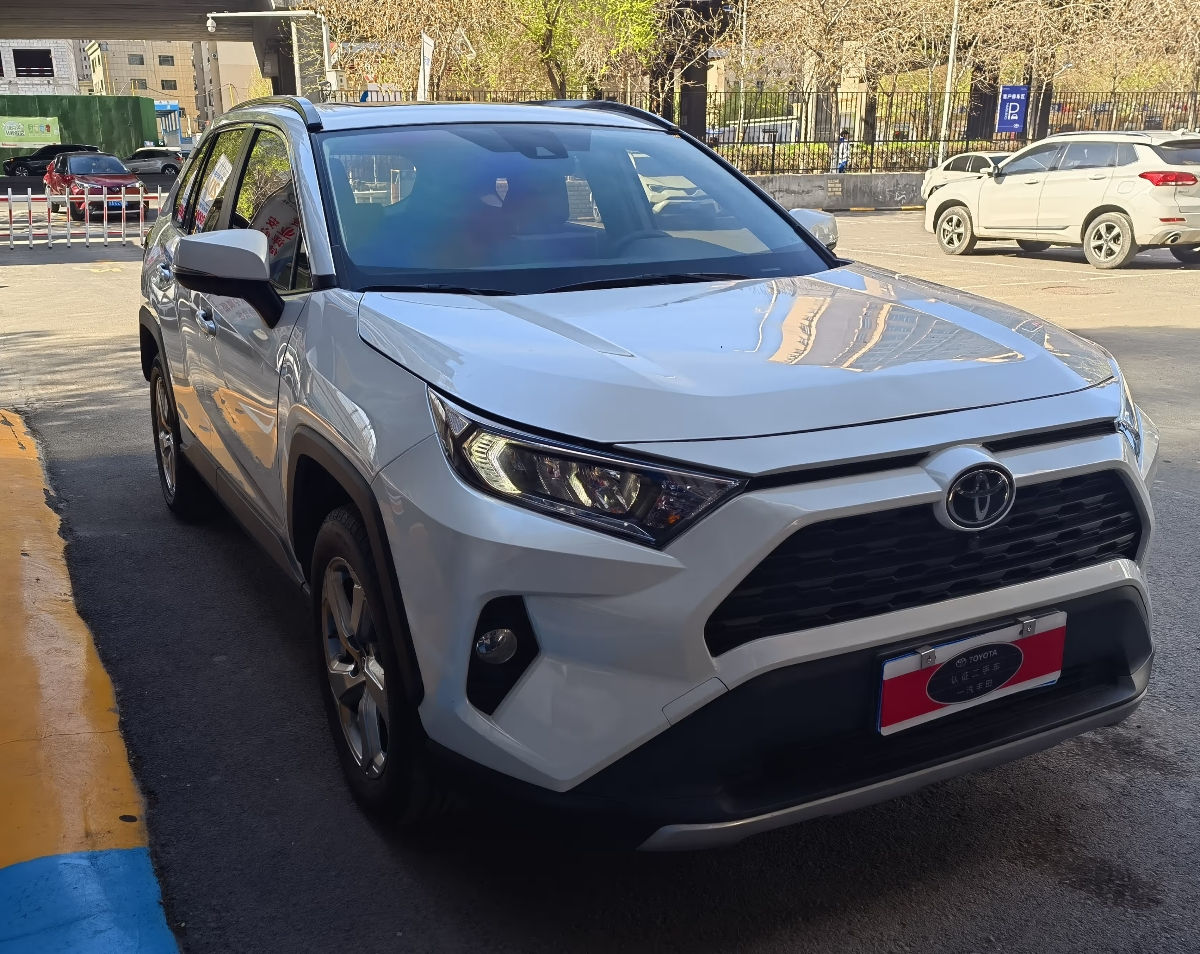 Toyota Rav 4 foto 2