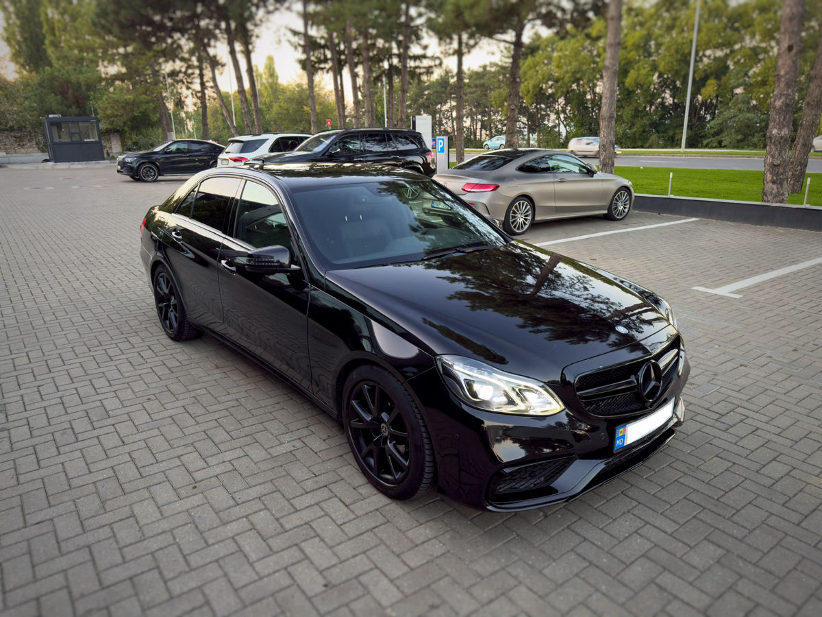 Mercedes E-Class foto 1