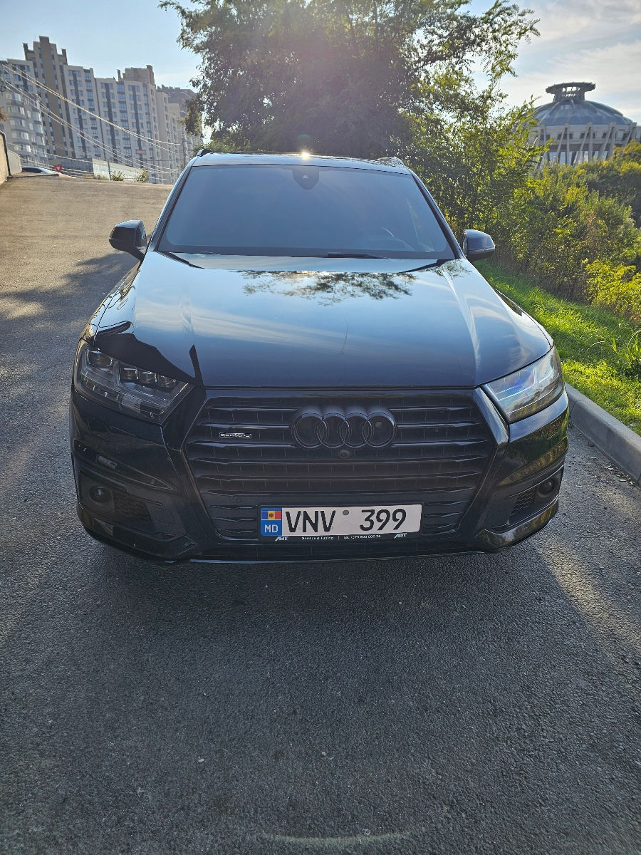 Audi Q7 e-tron foto 0