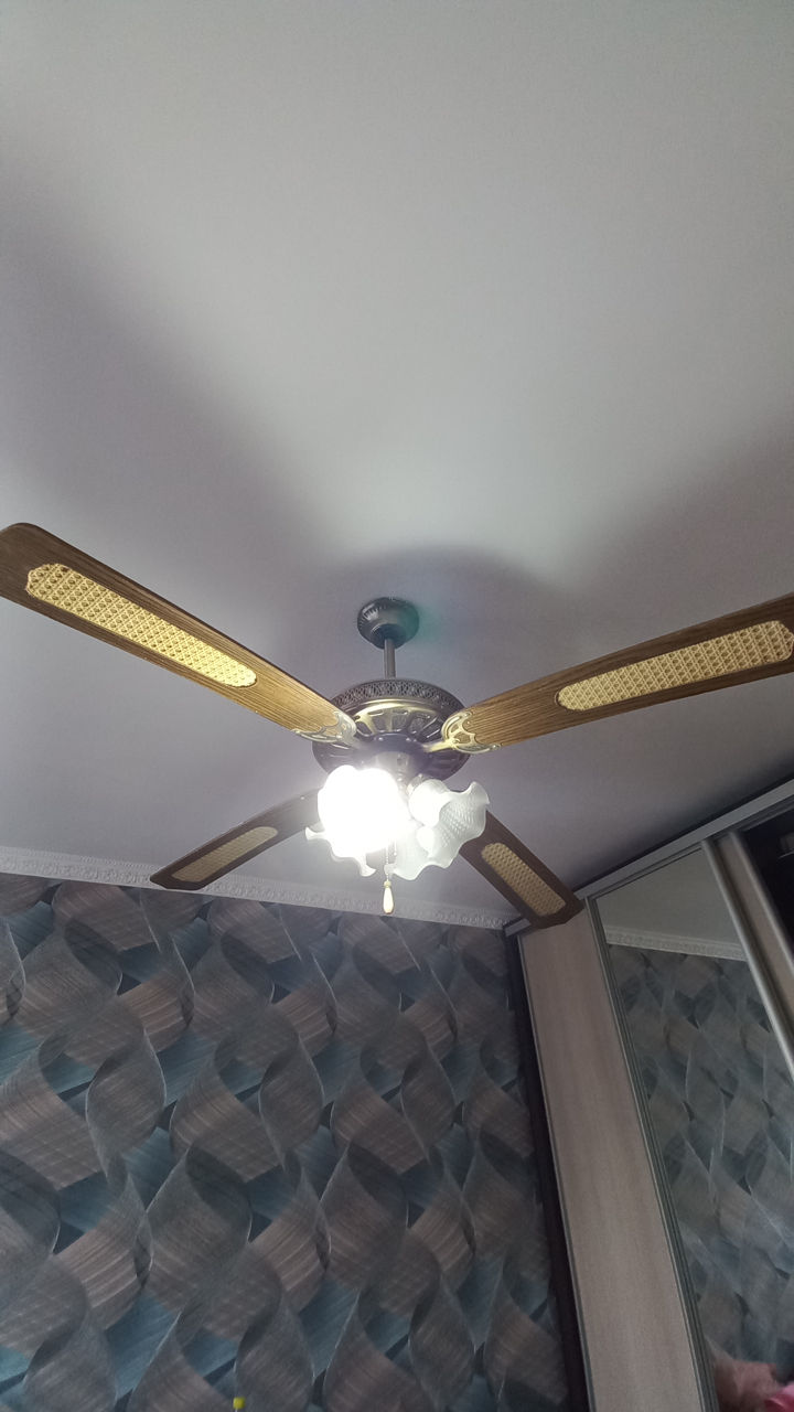 Lustra foto 0
