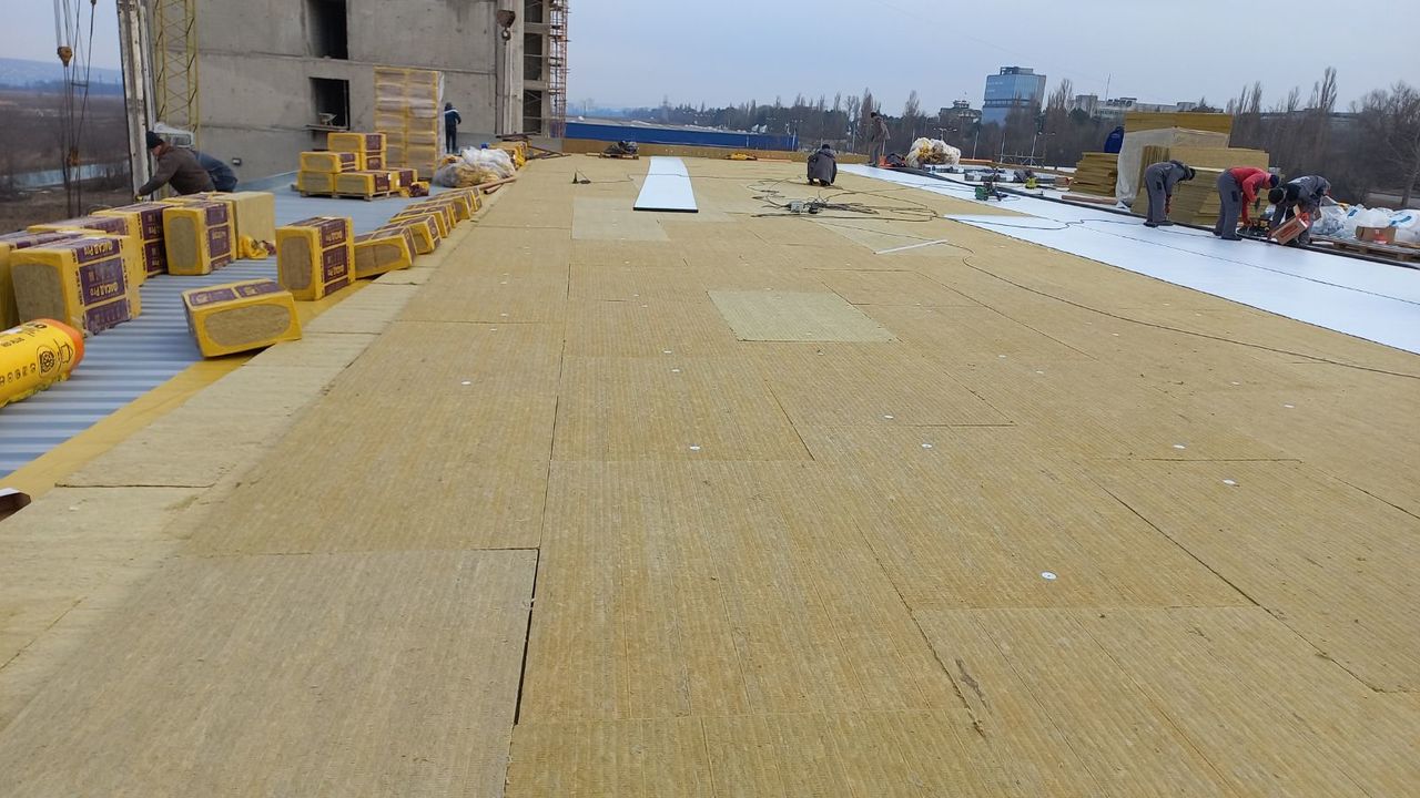 Acoperiș plat la cheie /hidroizolare+termoizolare+șapă/  membrane lichide, TPO, PVC,Bituminoase foto 2
