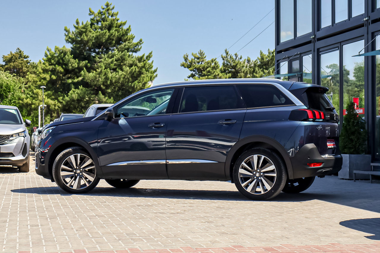 Peugeot 5008 фото 4