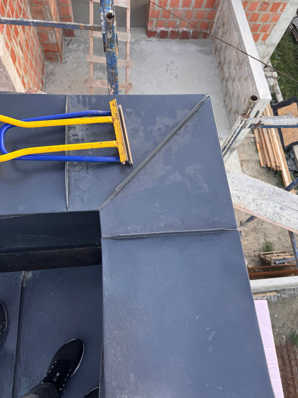 Parapete cosuri de ventilare la comanda / парапеты, вентиляционные дымоходы на заказ. foto 9