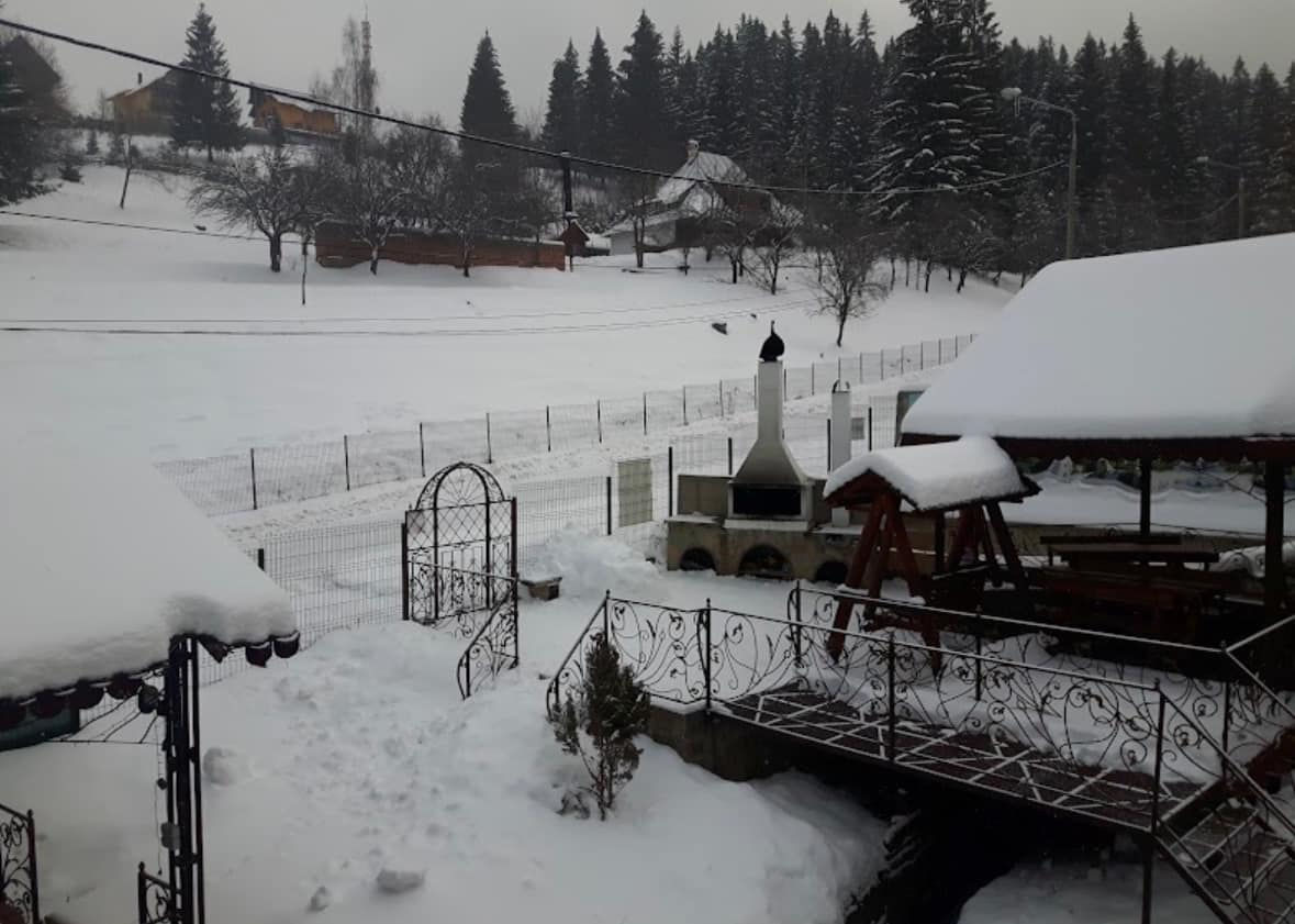 Pensiune de vânzare în Durău, România  foto 4