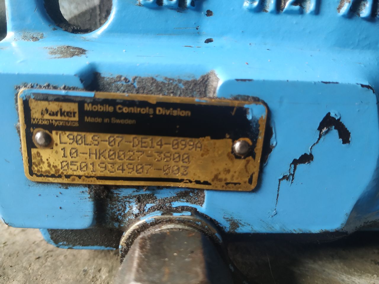 Распределитель, гидроаккумулятор 4 литра