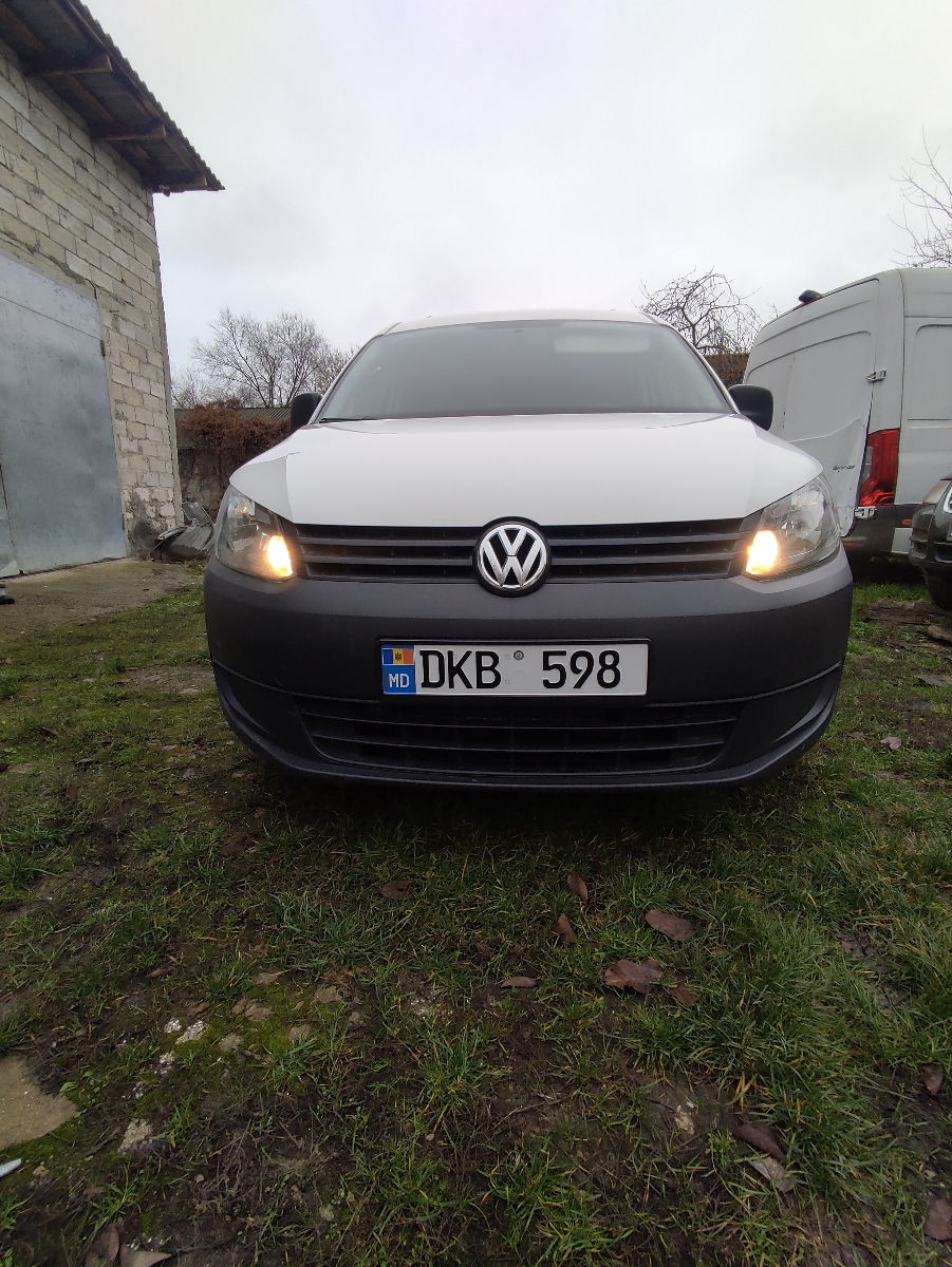 Volkswagen Caddy 2015 г. с пробегом 172000 км, Дизель, 7700 €
