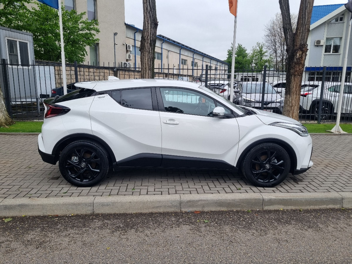 Toyota C-HR 2023 photo 4