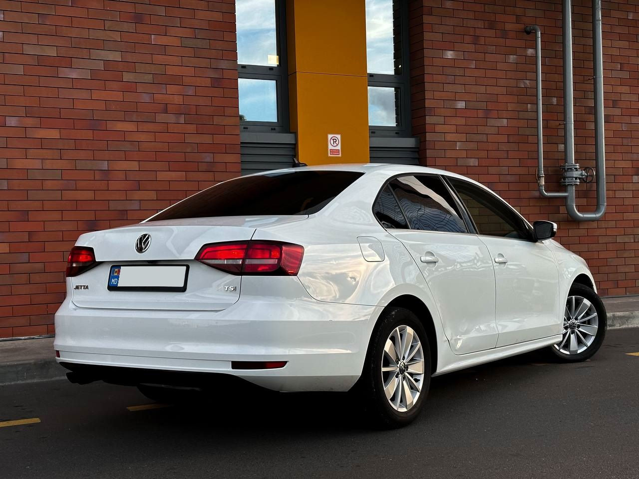 Volkswagen jetta - chirie auto - авто прокат - rent a car foto 1