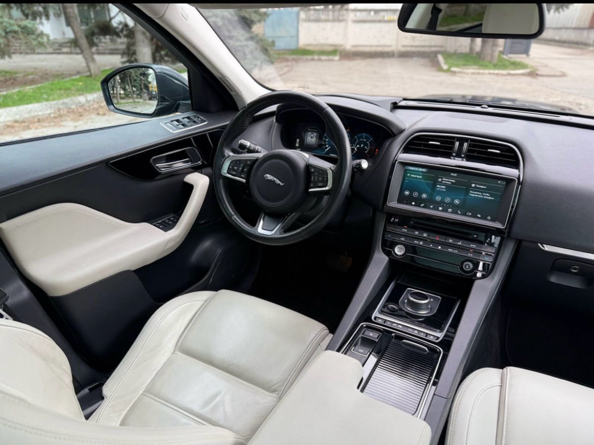 Jaguar F-PACE foto 11