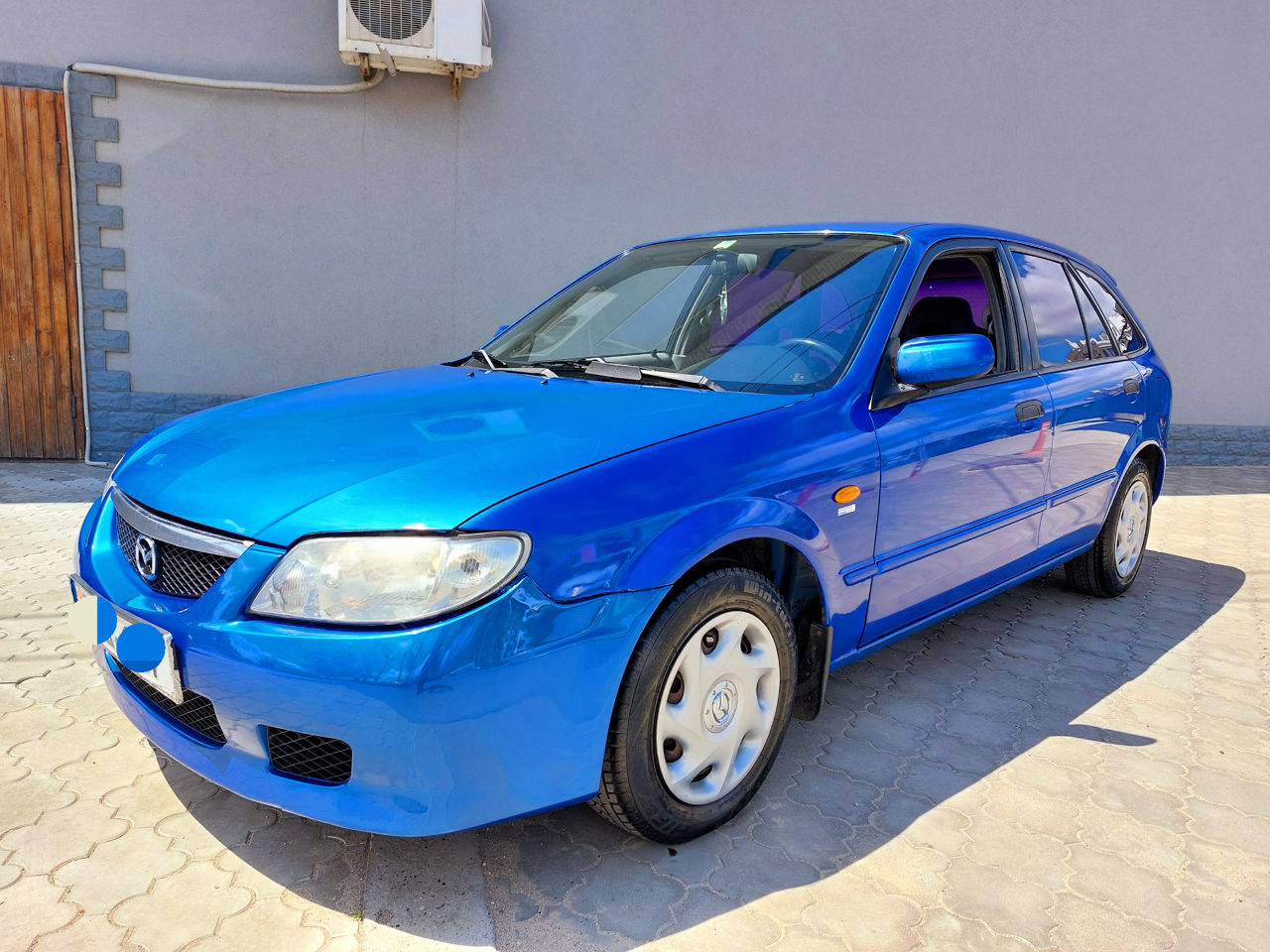 Mazda 323