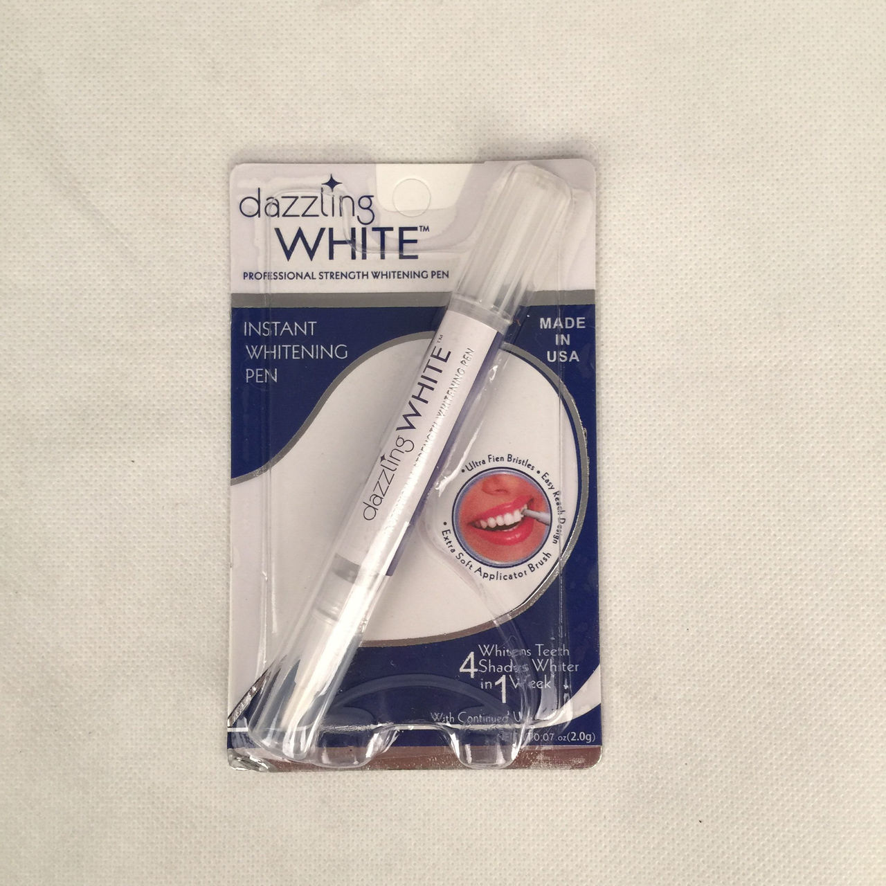 Отбеливающий карандаш для зубов Dazzling White!