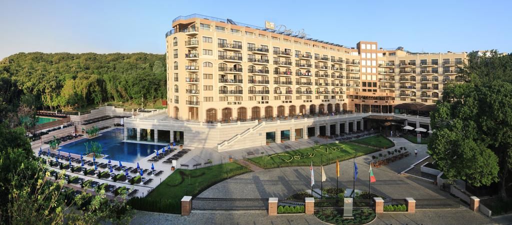 Dolce vita sunshine hotel4* , Golden sands. зонты и шезлонги на пляже!!! foto 0