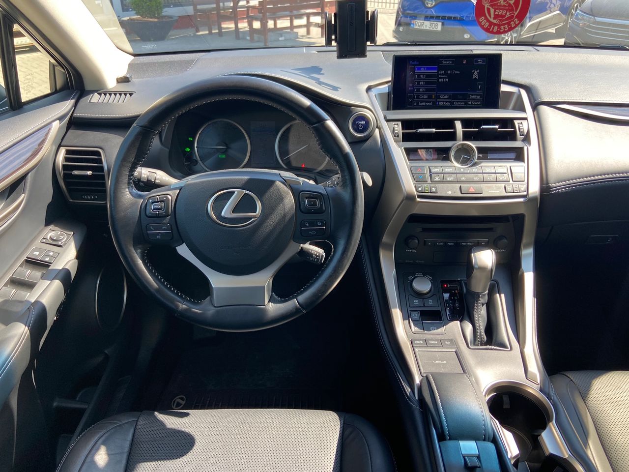 Lexus nx салон