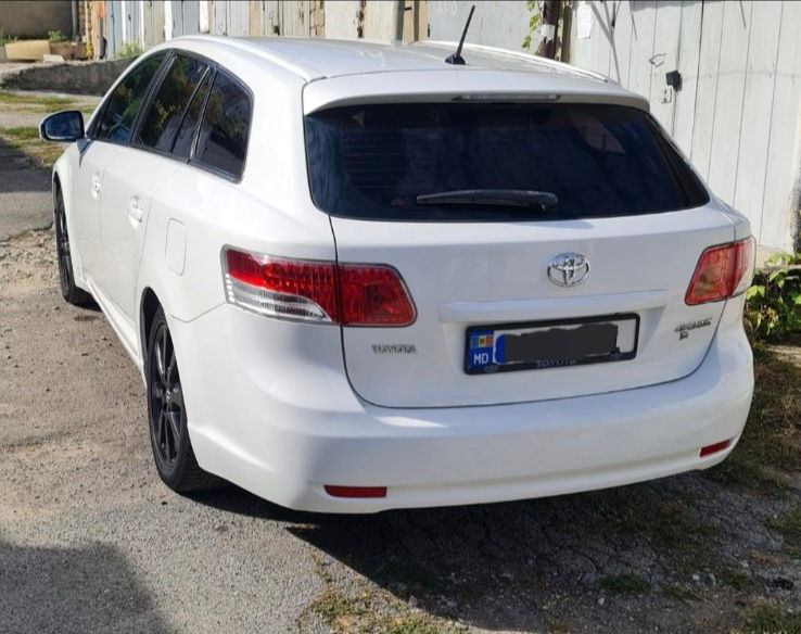 Toyota Avensis foto 4