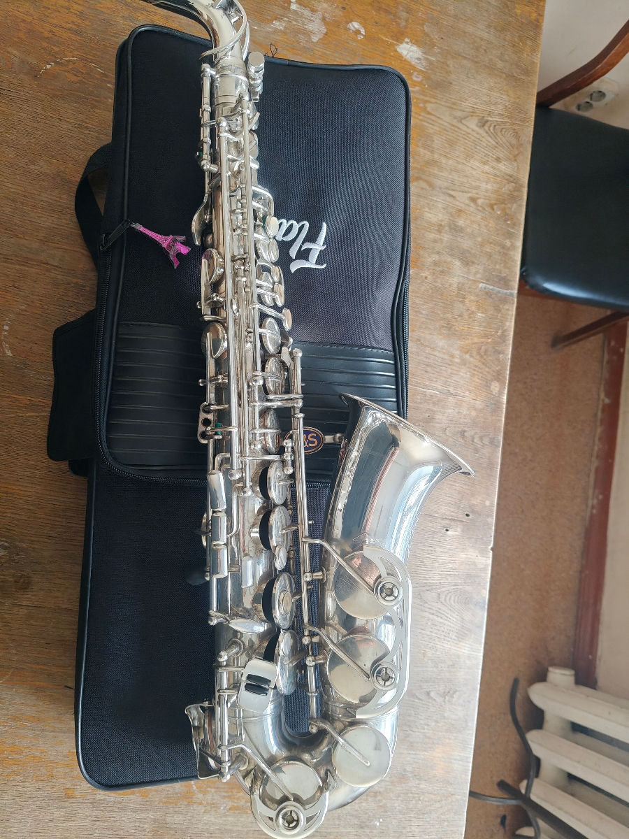Vând saxofon B&S foto 7