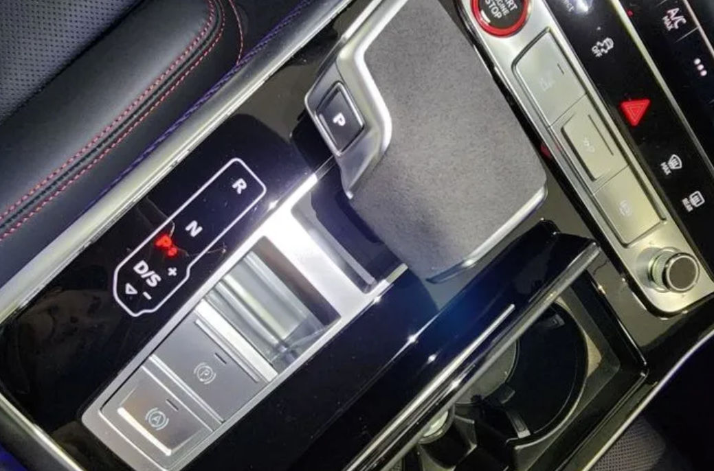 Audi Q8 фото 6