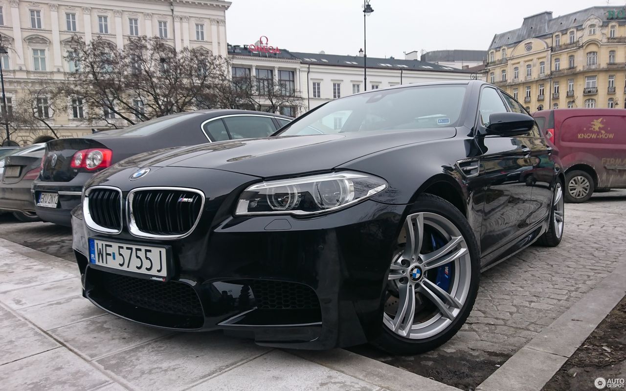 BMW 5 Series foto 1