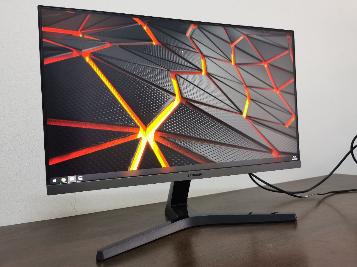 Топовый Samsung S24R350fzu 24' IPS матрица