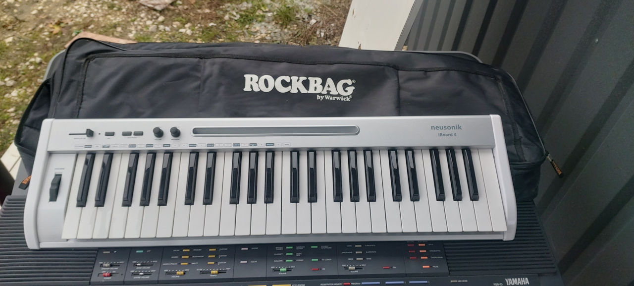  Korg i5S      Yamaha  PSR 400  и   PSR 70    Kawai ES6B     Neusonik  iBoard 4   foto 4