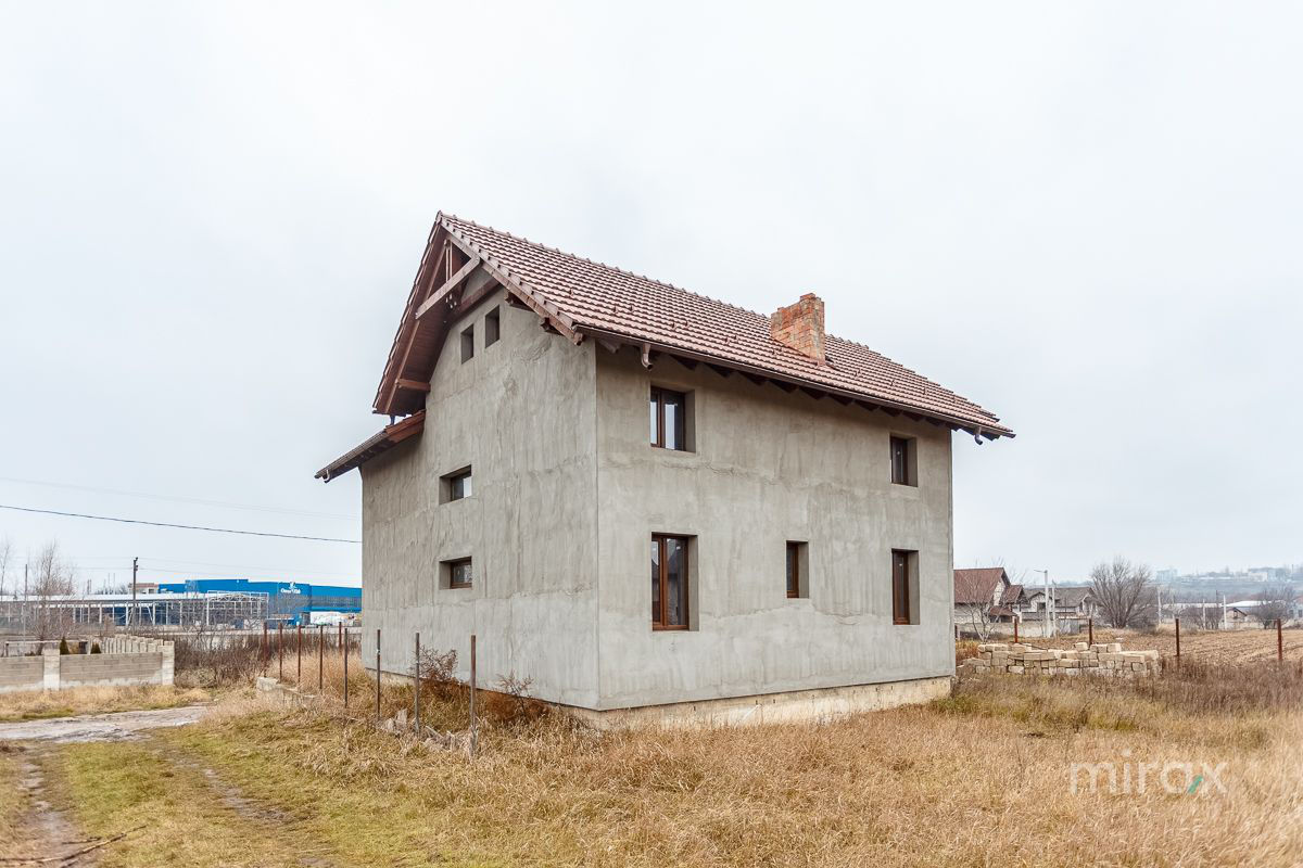 Se vinde casă, în s.Măgdăcești! foto 2