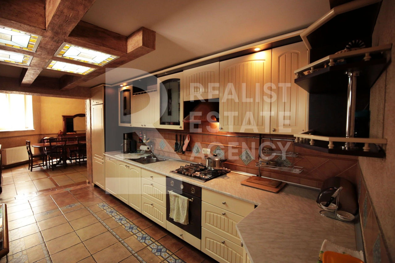 Vânzare, casă, 3 nivele, 14 camere, strada Independenței, Bălți foto 4