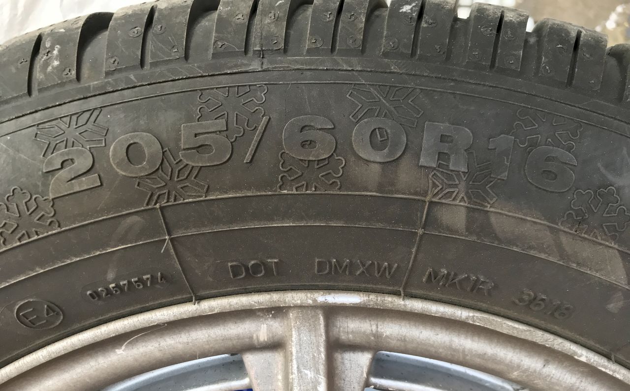 Комплект колёс 205/60 R16.       Roti de earna cu discuri la 16 фото 1