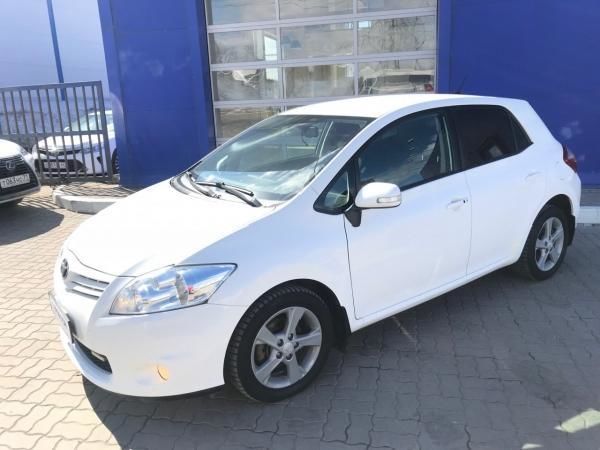 Toyota Auris foto 2