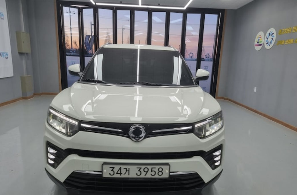 Ssangyong Tivoli foto 0