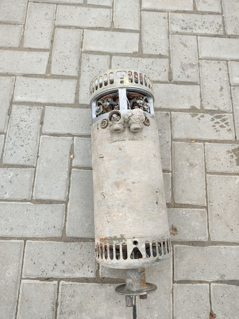 Generator 28 B