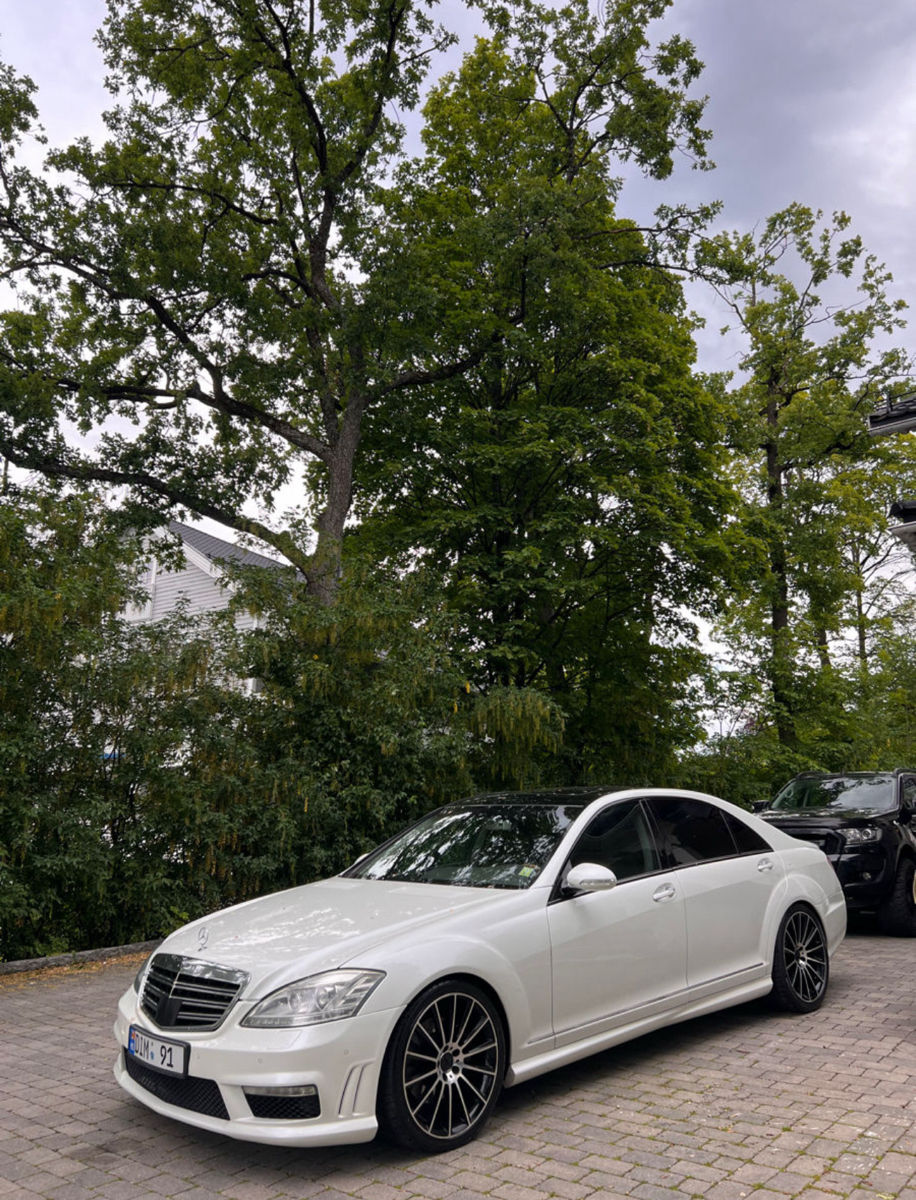 Mercedes S-Class foto 0