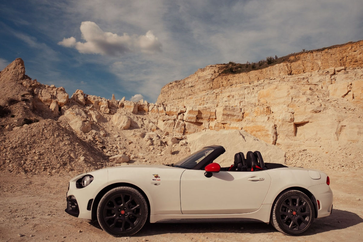 Abarth 124 Spider фото 1