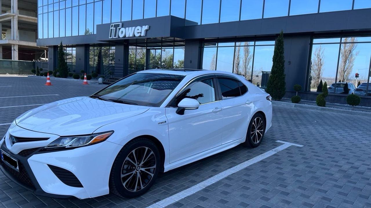 Toyota Camry фото 0