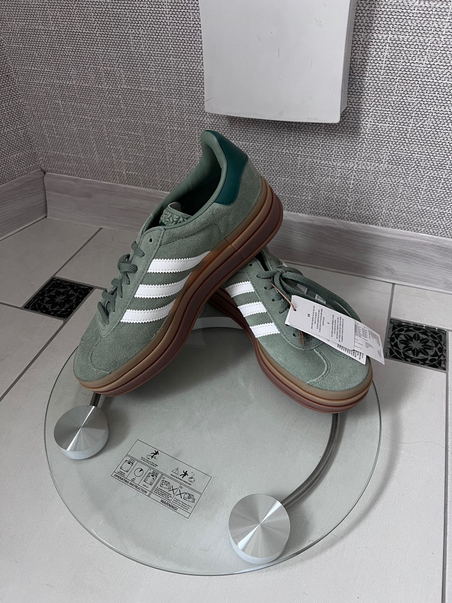 Vând Adidas Gazelle , Originale , Noi !!! foto 1