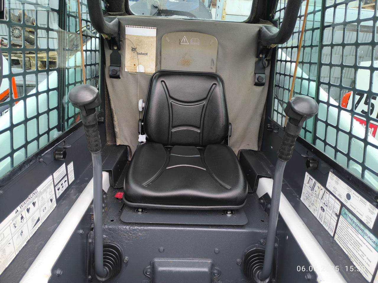 Мини погрузчик Bobcat 863 Turbo фото 10