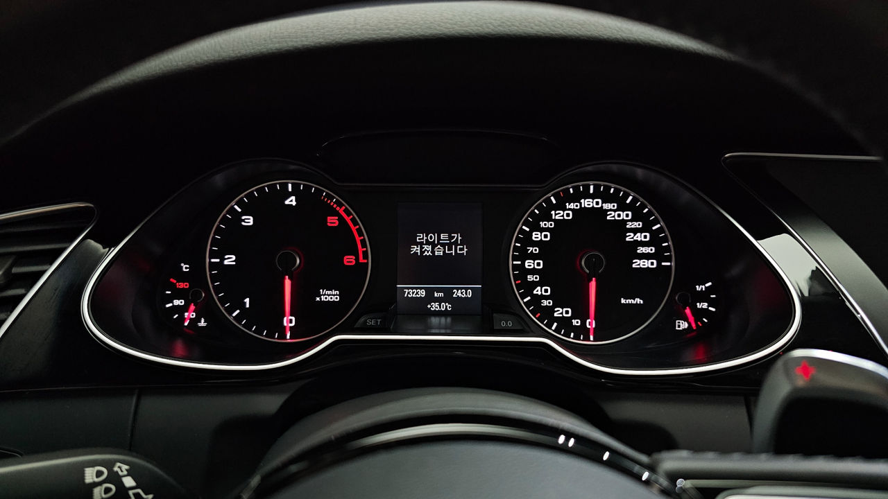 Audi A4 фото 8