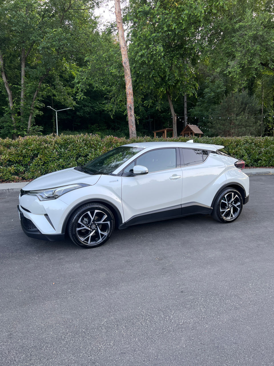 Toyota C-HR foto 1