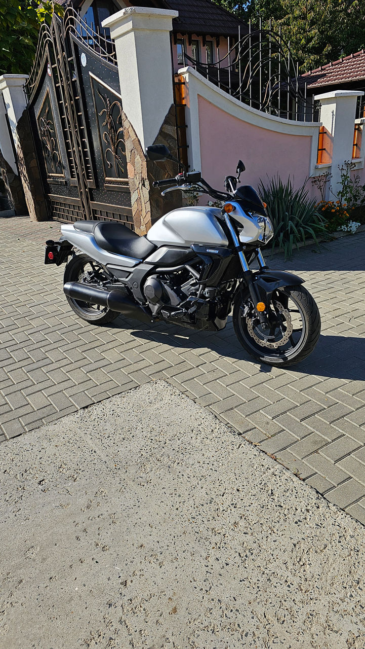 Honda CTX700nd foto 10